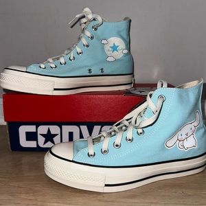 Converse High Tops
CINNAMOROLL Sanrio Women size: 8.5 Men size: 6.5 25CM